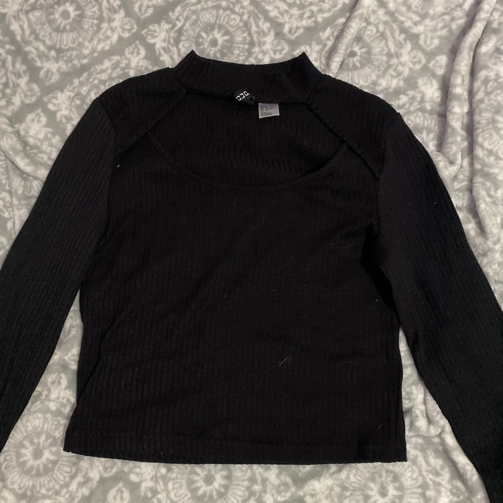 H&M black long sleeve with an open in the front!